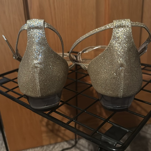 Sparkling Gold Dancing Sandals - Picture 2 of 4